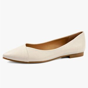 Women's Pointed Toe Flats in Cream